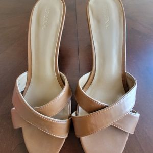 Cognac heeled sandals